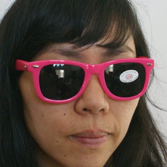 NWT True Vintage Wayfair "like" fashion style neon pink frame sunglasses - Picture 2 of 6